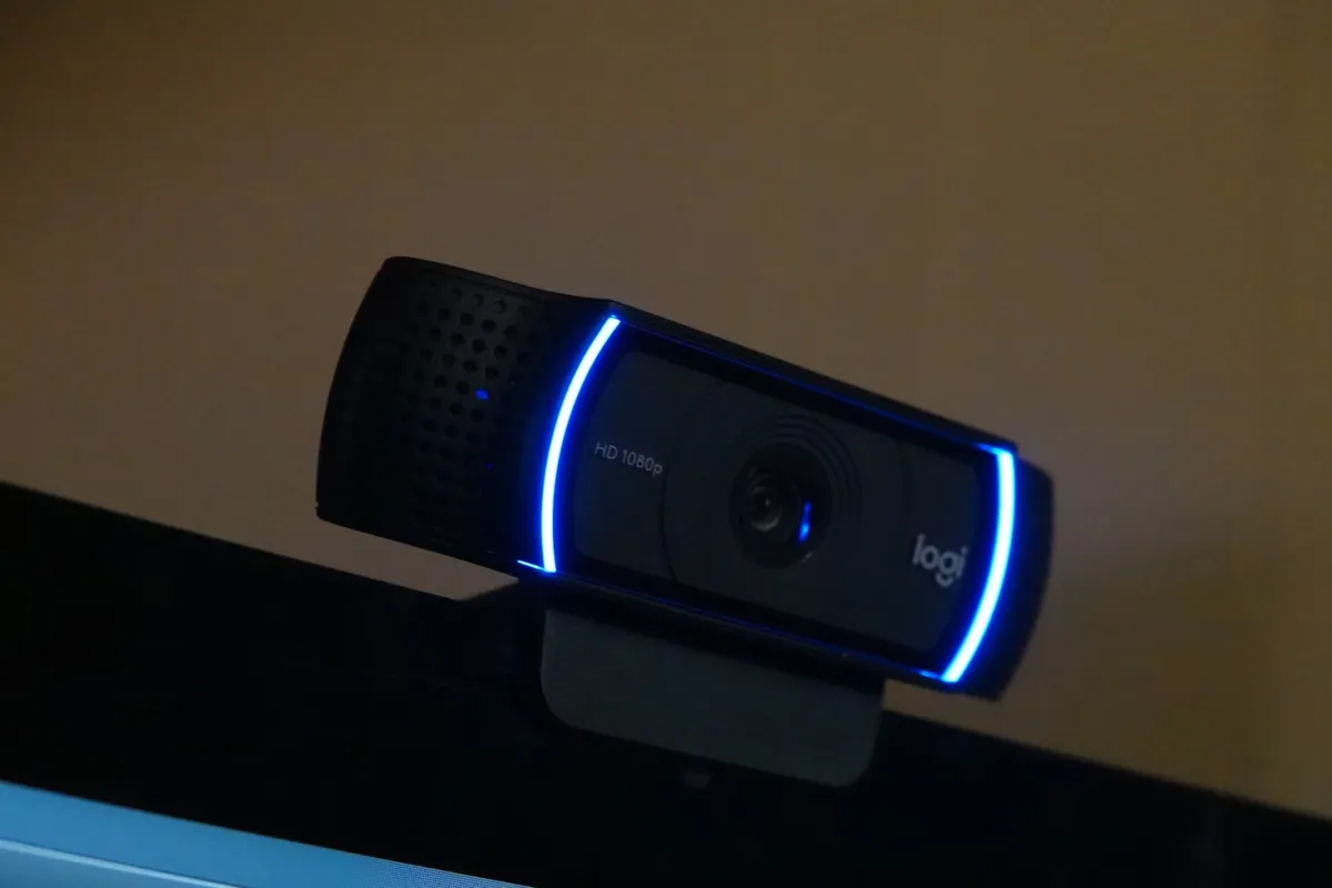 6 modelos de webcam 4k para vídeos e reuniões em alta qualidade