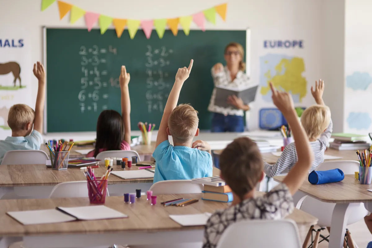 Veja 5 mochilas em oferta para a volta às aulas da Le Biscuit