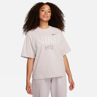 Camiseta Nike Sportswear Classic Feminina