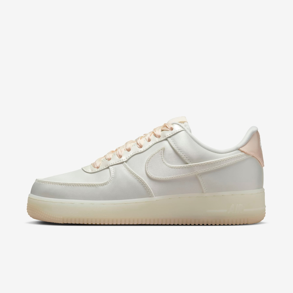 Tênis Nike Air Force 1 '07 LV8 Feminino