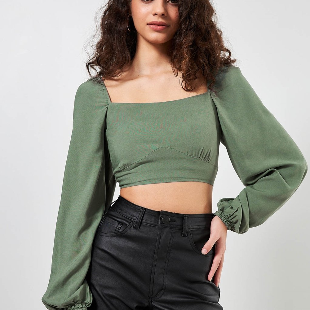 Blusa Cropped Com Manga Bufante