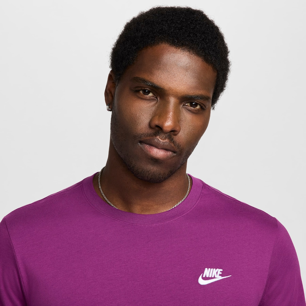 Camiseta Nike Sportswear Club Masculina