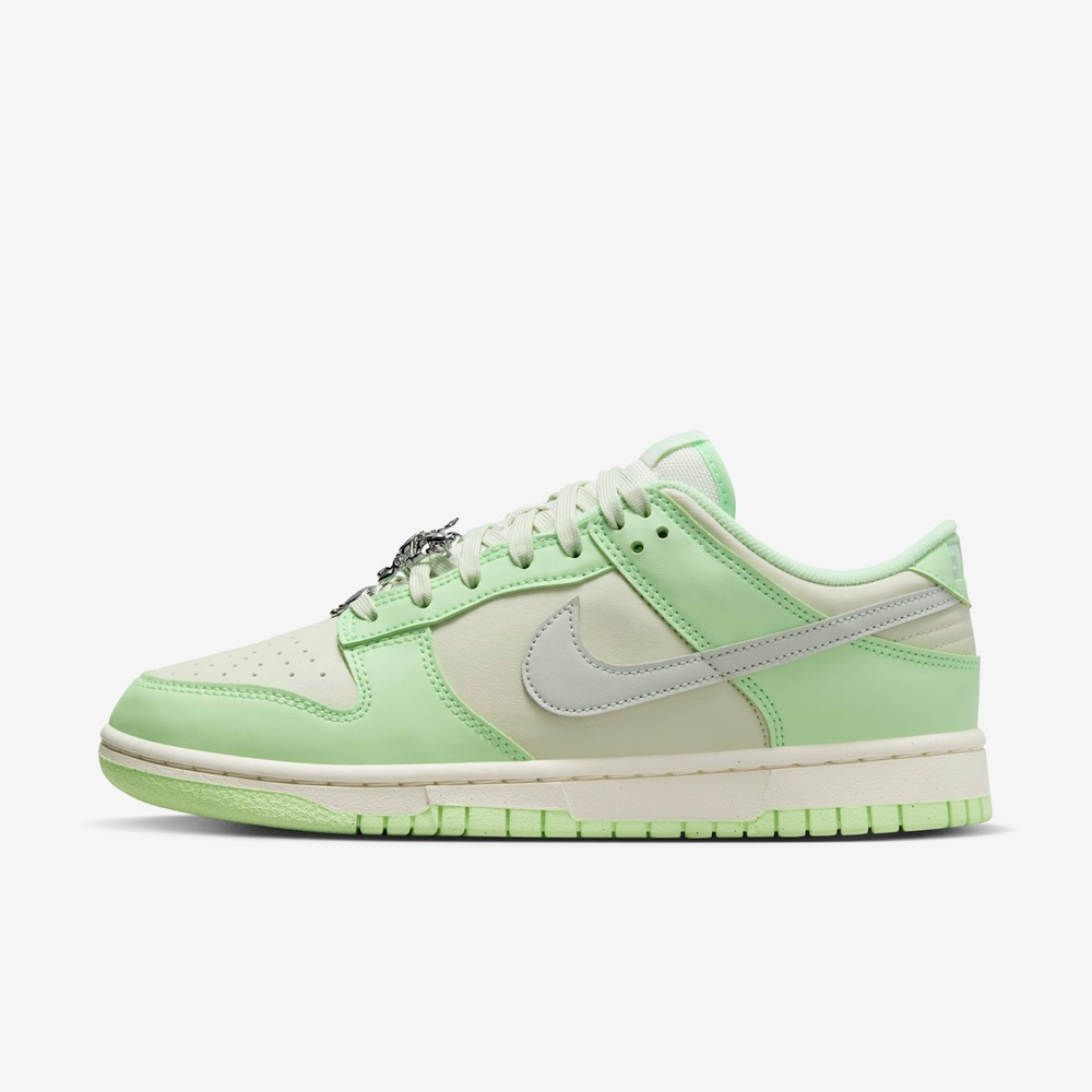 Women's Dunk Low