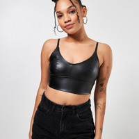 Top Cropped Em Poliuretano Preto